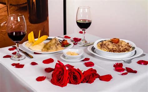 Cena romántica para dos con postre
