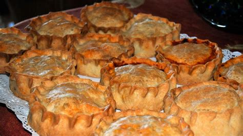 Panades mallorquinas en la mesa de Pascua