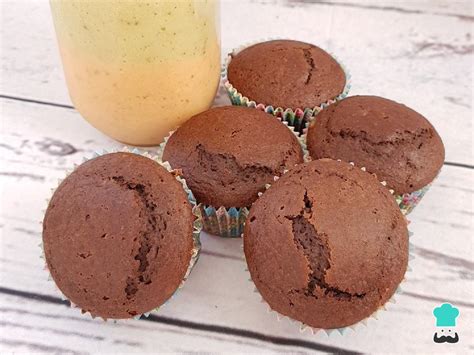 Magdalenas de chocolate veganas decoradas