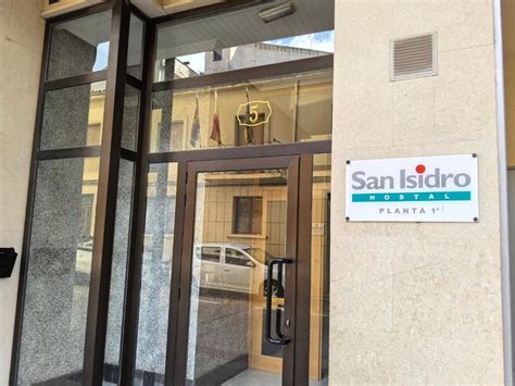 Fachada del Hostal San Isidro