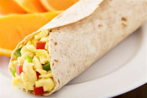 Burritos de desayuno con huevos y verduras