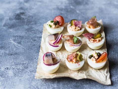 Huevos rellenos con diferentes ingredientes