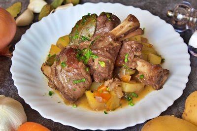 Rabo de cordero estofado