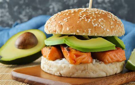 Proceso de preparación de la masa de hamburguesa de salmón