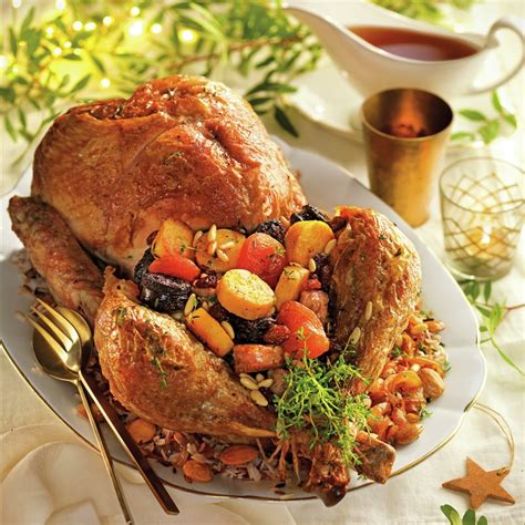 Pavo relleno con frutas y frutos secos