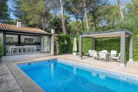 Porcentaje de casas rurales con piscina y barbacoa en la Sierra de Cazorla