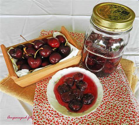 Cerezas confitadas caseras en frasco