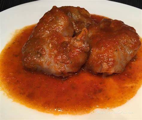 Salsa de pimiento choricero espesa con manitas de cerdo