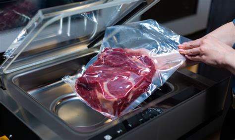 Proceso de envasado al vacío de carne