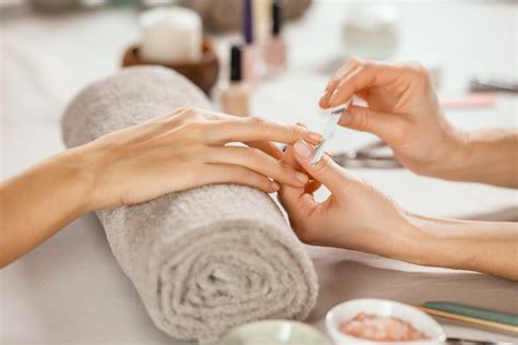 Preparación de uñas para manicura