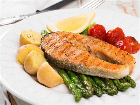 Plato de salmón a la plancha con Parmentier de patata
