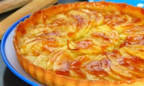 Tarta de manzana con masa quebrada y crumble