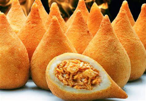 Proceso de armado de la coxinha