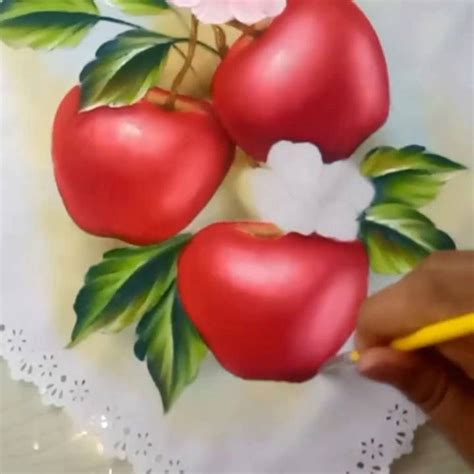 pintando manzanas con mantequilla