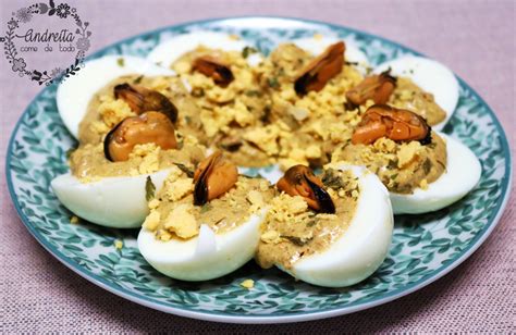 Plato de huevos rellenos de mejillones