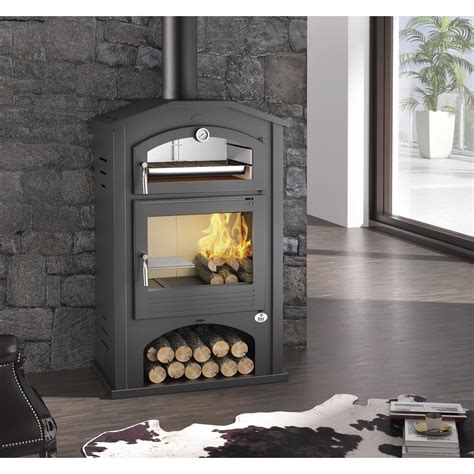 Estufa de leña con horno y accesorios