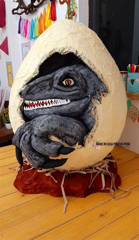 Huevo de dinosaurio y mayonesa dinosaurio