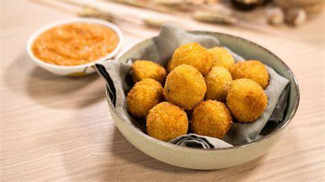 Croquetas de calçots recién hechas