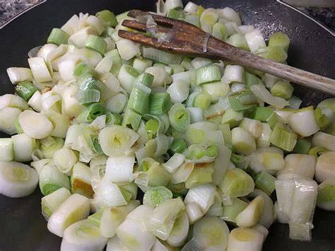 Calçots pochados en sartén