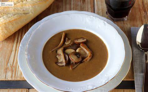 Puré de lentejas con setas salteadas