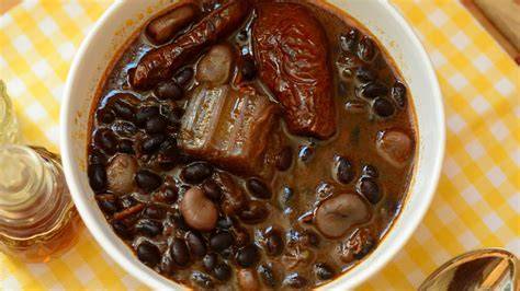 Ingredientes básicos para guiso de alubias negras
