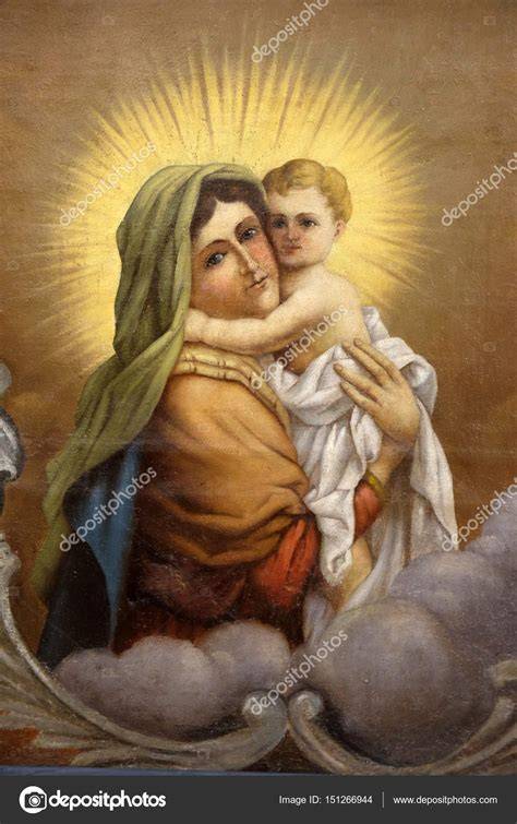 Fresco de la Virgen María con el Niño Jesús y el Profeta Isaías en las Catacumbas de Priscila