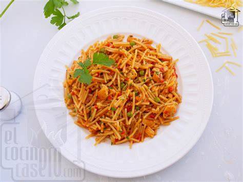 Fideos tostados con pollo y verduras