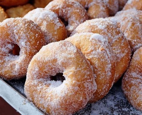 Pestiños y rosquillas fritas, dulces tradicionales de Semana Santa