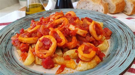 Cazuela de calamares en salsa