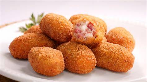 Croquetas de jamón fritas y listas para servir