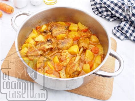 Ilustración de un plato de guiso de pollo con patatas