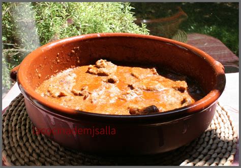 Cazuela de carne guisada en el horno