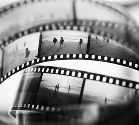 Fotograma de una película de Bigas Luna con elementos gastronómicos y eróticos