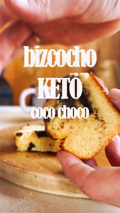 Bizcocho keto de coco listo para servir