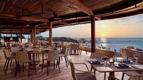Vista del restaurante Las Aguas con el mar al fondo