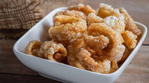 Infografía comparativa de cortezas de cerdo y chicharrones
