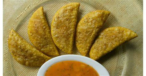Empanadas de verde ecuatorianas con ají