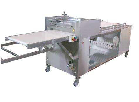Máquina cortadora de masa para empanadas