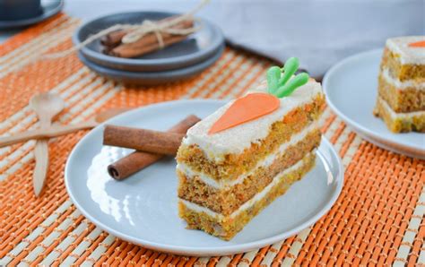 Pastel de zanahoria con glaseado de queso crema