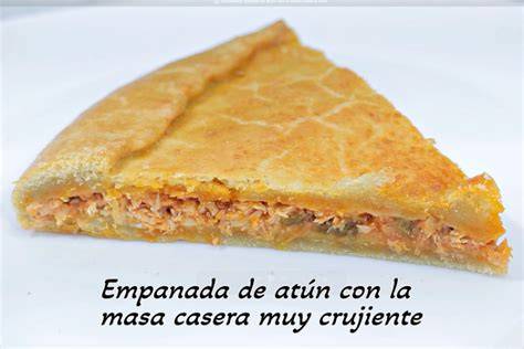 Plato de empanada de atún con porción controlada
