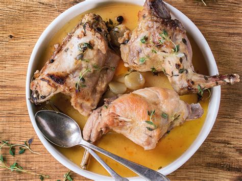 Conejo troceado listo para cocinar