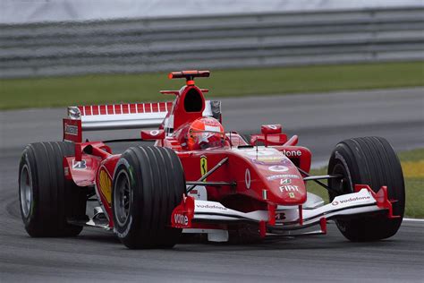 coche de carreras Ferrari en circuito