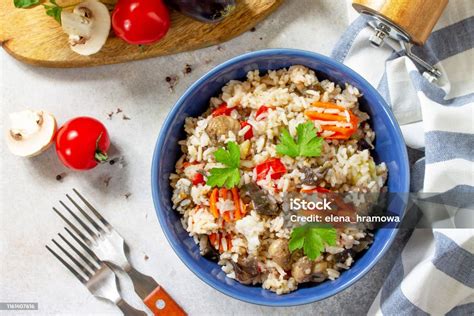 Arroz pilaf con vegetales y berenjena