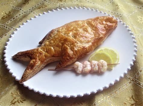 Hojaldre de merluza con tapenade ya horneado