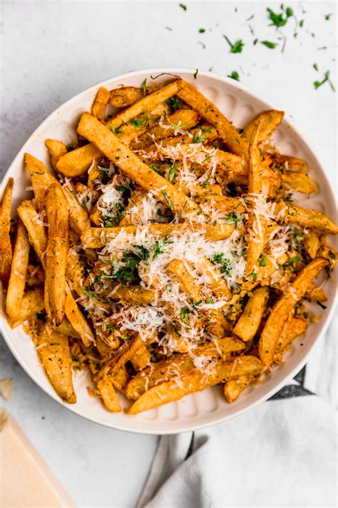Papas fritas al horno con queso parmesano