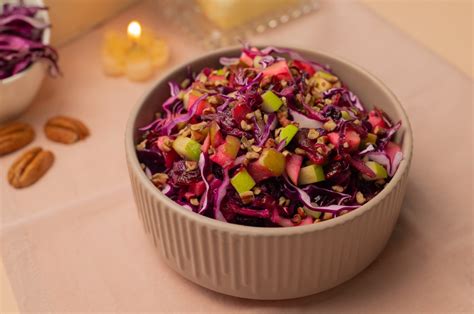 Ensalada de col con manzana y arándanos