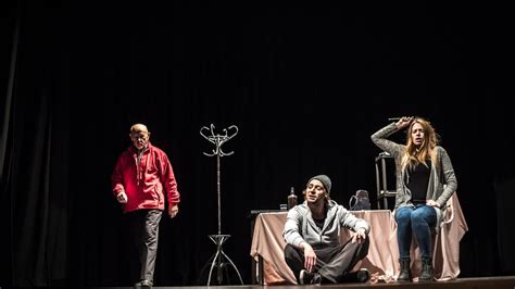 Marta Tort en escena teatral