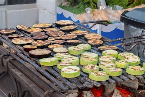 Berenjenas a la parrilla en proceso