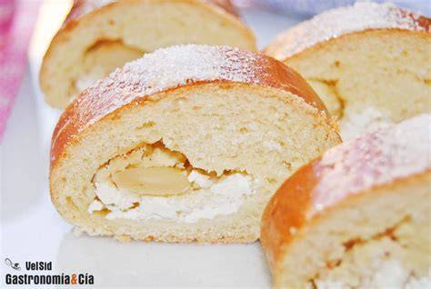 Pan dulce de requesón y almendras