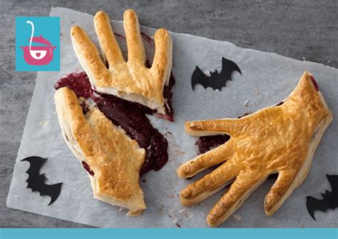 Masa de hojaldre con forma de mano